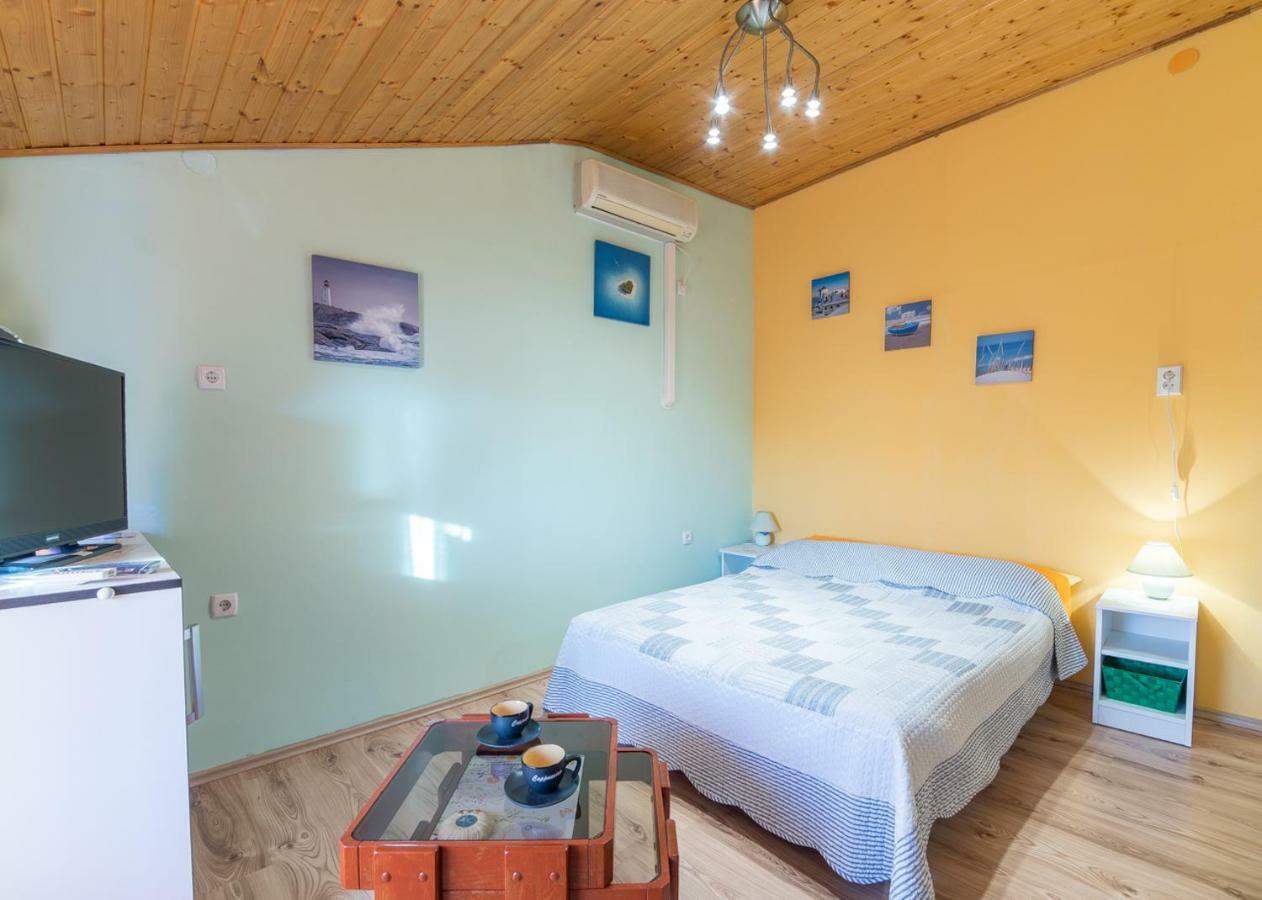 Apartment In Center PUY Eksteriør bilde